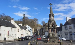 Dunkeld Square and High St parallel to the river